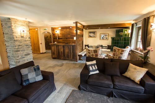Hotel Les Montagnards, Lobby sitting area