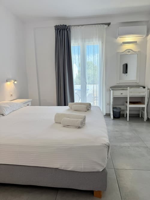 Paros Philoxenia, Room