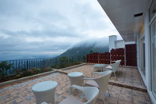 Fragrant Nature Munnar - A Classified Hotel, Terrace/patio