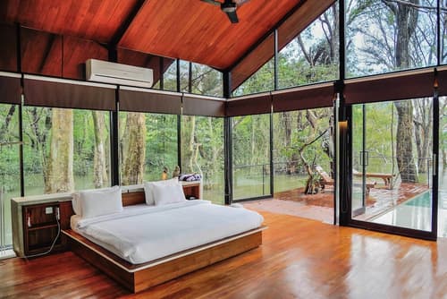 Kalundewa Retreat, Room