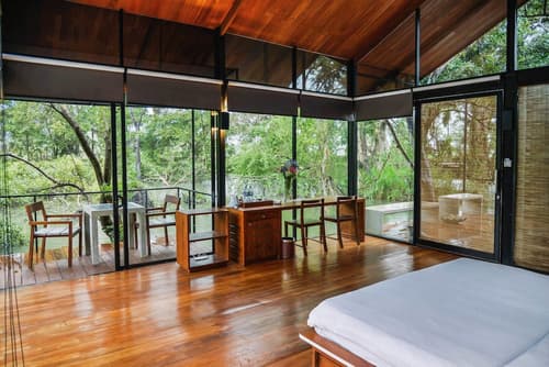 Kalundewa Retreat, Room