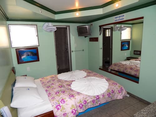 Hotel Love Story, Room