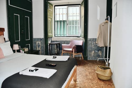 WOT New Lisbon Social, Room