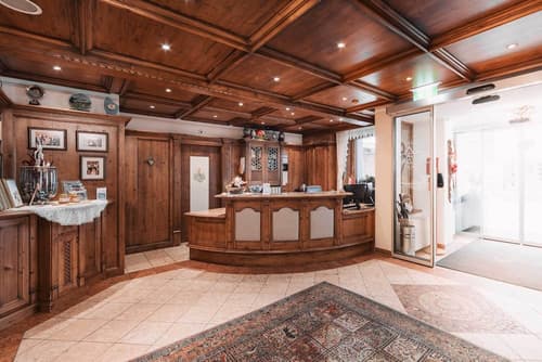 Hotel Piz Buin, Reception