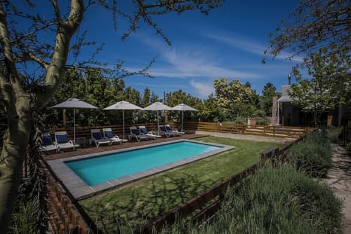 A Hilltop Country Retreat, Primary image