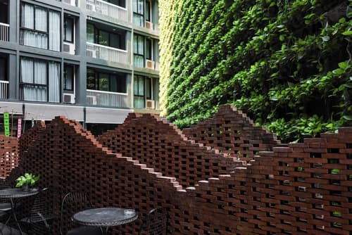 Cross Vibe Chiang Mai Decem, Exterior