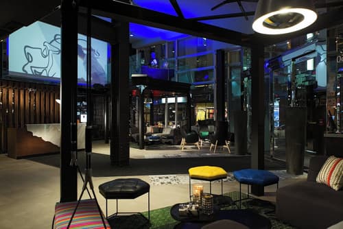 Renaissance Montreal Downtown Hotel, Lobby