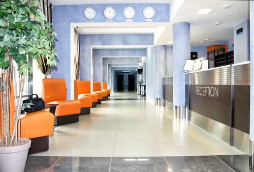 East Time Hotel, Reception