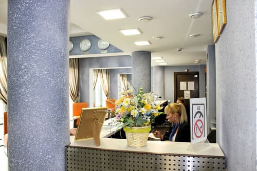 East Time Hotel, Reception