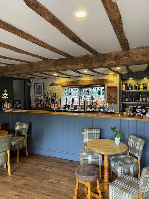 The Bell Inn, Bar (on property)