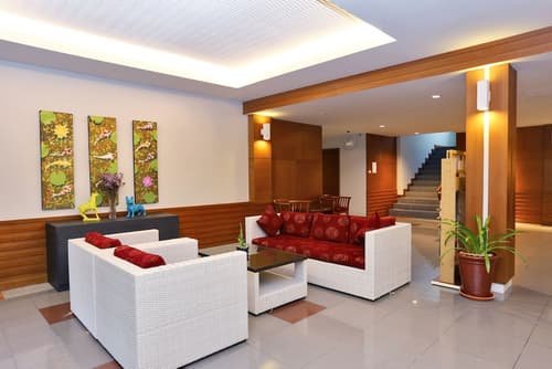 Pattra Mansion by AKSARA Collection, Lobby sitting area