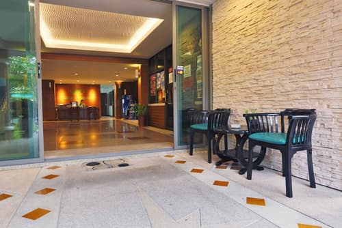 Pattra Mansion by AKSARA Collection, Interior entrance