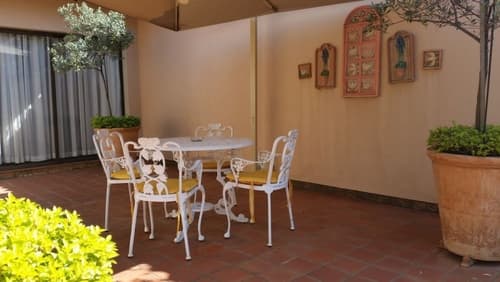 Royal Ridge Guest House and Apartments, Terrace/patio