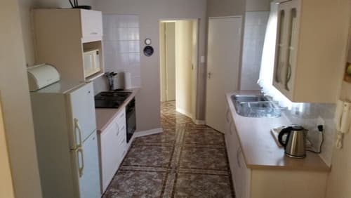 Royal Ridge Guest House and Apartments, Private kitchen