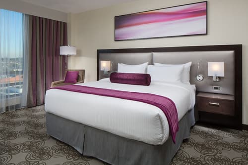 Parkwest Bicycle Casino, Room