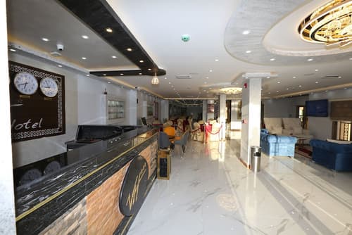 Petra Venus Hotel, Reception