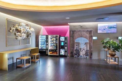 The Gate Hotel, Lobby