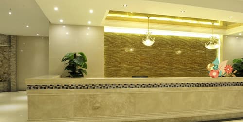 Hotel Boulevard, Reception