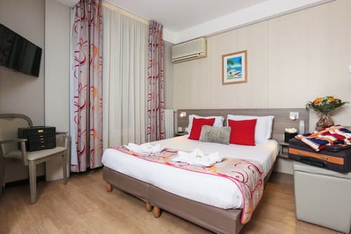 BRIT HOTEL Confort Le Revest Sainte Maxime, Room