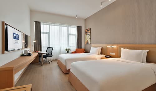 Holiday Inn Express Chengdu Huanhuaxi by IHG, Room