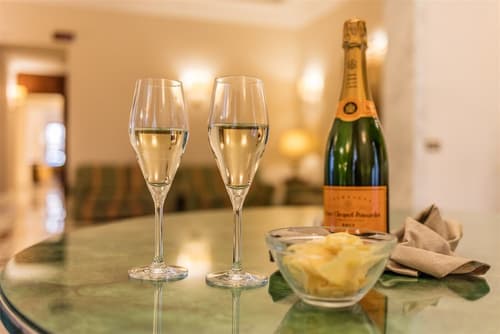 Raeli Hotel Noto, Lobby sitting area