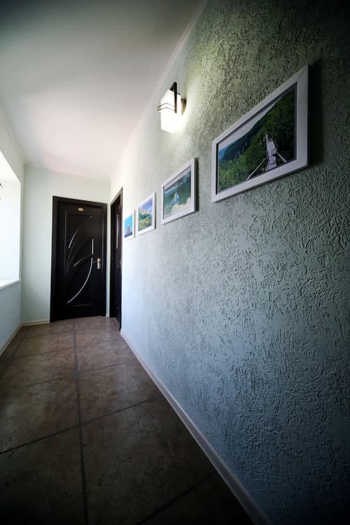 Hotel Kutaisi Globus, Check-in/check-out kiosk