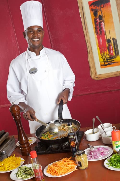 Ashnil Mara Camp, Dining