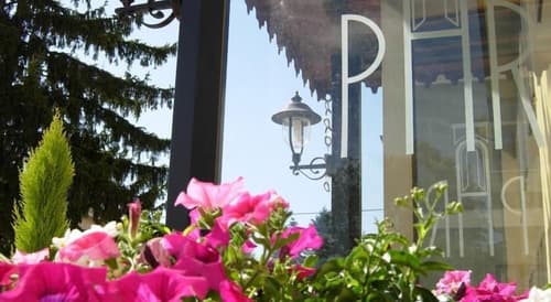 Hotel Porta Rivera, Exterior detail