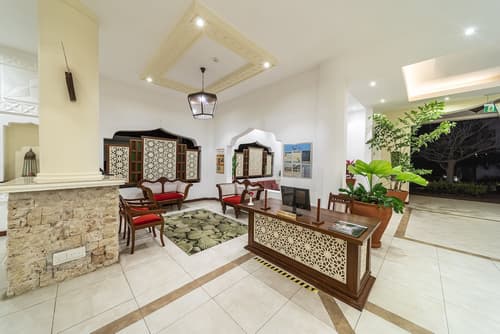 PrideInn Paradise Beach Resort & Spa Mombasa, Lobby sitting area