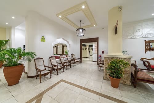 PrideInn Paradise Beach Resort & Spa Mombasa, Lobby sitting area