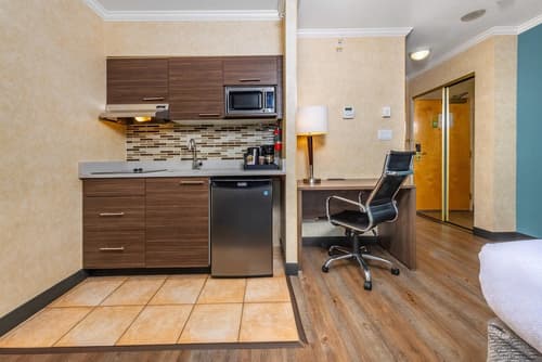 Grand Park Hotel & Suites Downtown Vancouver, an Ascend Collection Hotel, Room