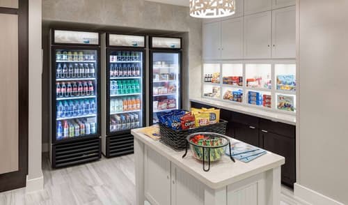 Homewood Suites by Hilton Cape Canaveral-Cocoa Beach, Snack bar