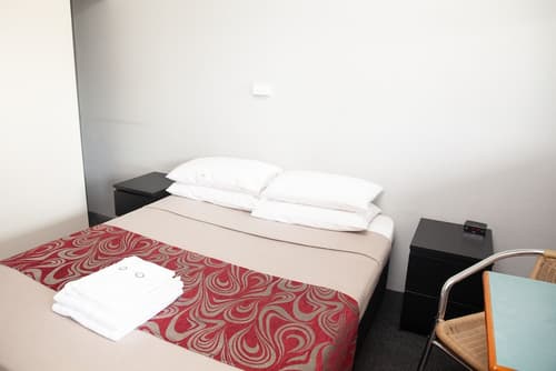 Royal Hotel Singleton, Room