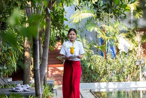 Indra Porak Residence Hotel, Reception