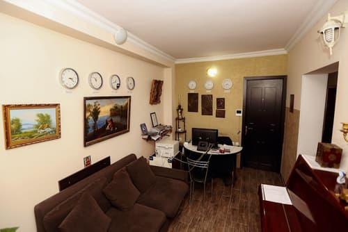 Hotel Isaka, Reception