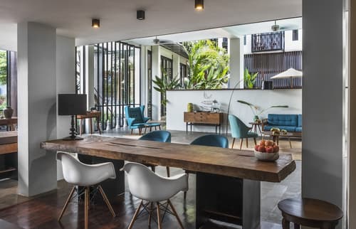 The Aviary Hotel, Lobby sitting area