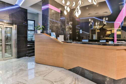 Hotel Bracera, Reception