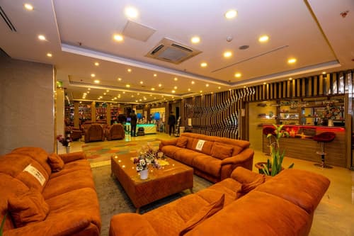 Grand Palace Hotel, Lobby