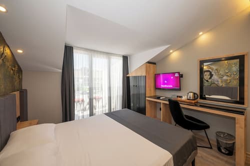 Grand Palace Hotel, Primary image