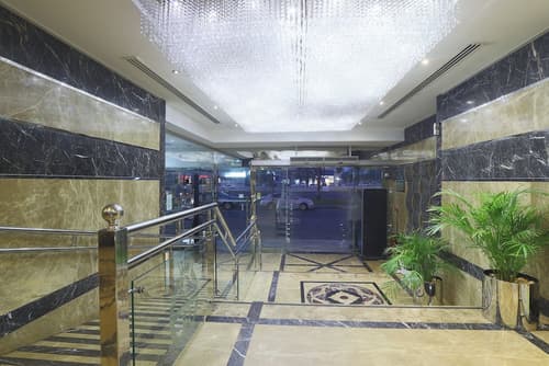 Queen Palace Hotel, Lobby
