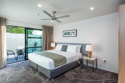 One88 On Commerce, Room