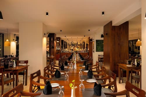 Ekho Surf, Restaurant