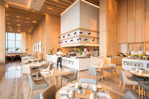 Avani+ Riverside Bangkok Hotel, Dining