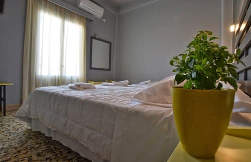 Leonidaion Guest House, Room