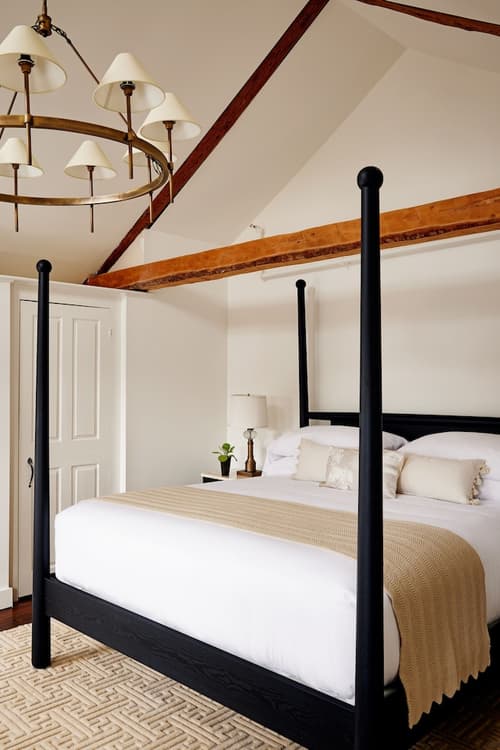 Kennebunkport Captains Collection, Room