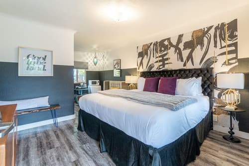 b.side motel + rv, Room