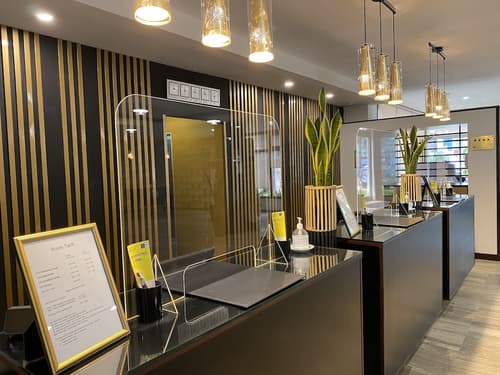 Accra City Hotel, Reception