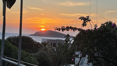 Alkyonis Apartments, Primary image