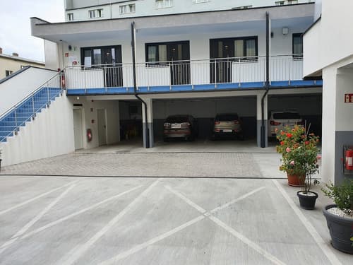 Hotel König, Exterior