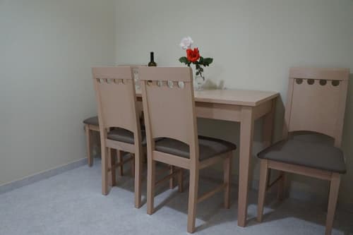 Angela Apartments, Living area